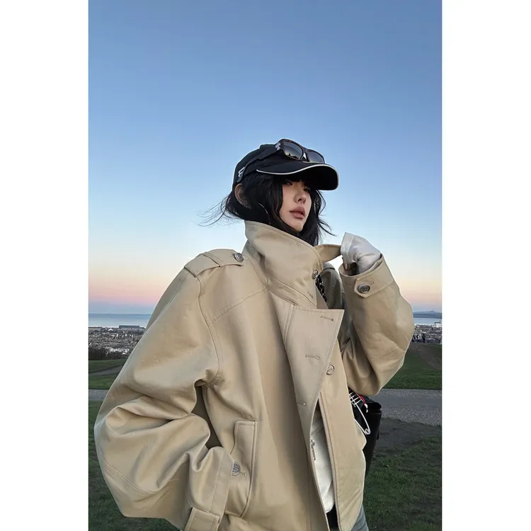 韩好甜WARDEN EDGE都市慢调 卡其色短款风衣外套女冬宽松立领夹克