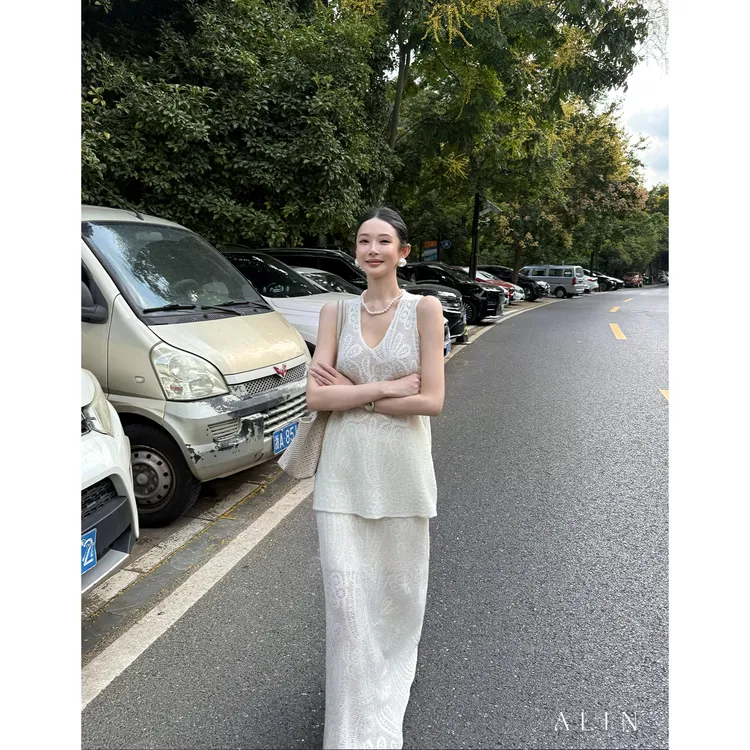 阿琳ALIN【柏林花事】秋季勾花镂空羊驼毛背心半身裙套装女AL5HZZ14