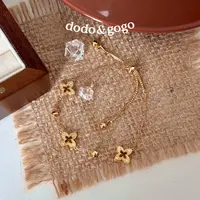 DODOGOGO 合金合成锆石手链 镂空拉丝四叶花手链女气质轻奢抽拉链