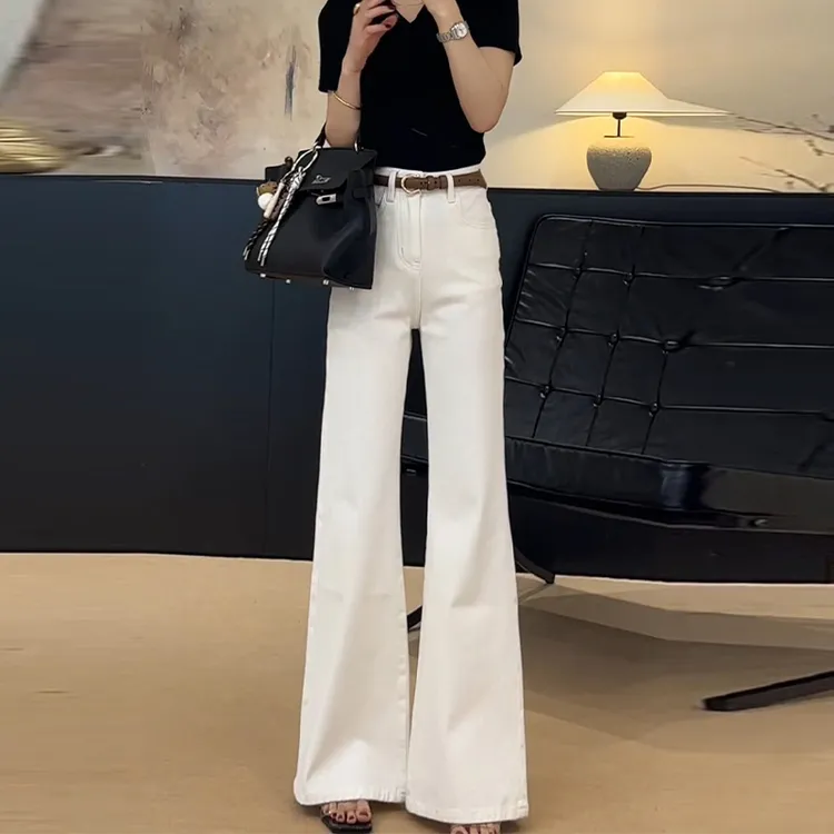 白色不贴腿微喇牛仔裤女2025年秋季新款气质百搭显瘦直筒喇叭裤