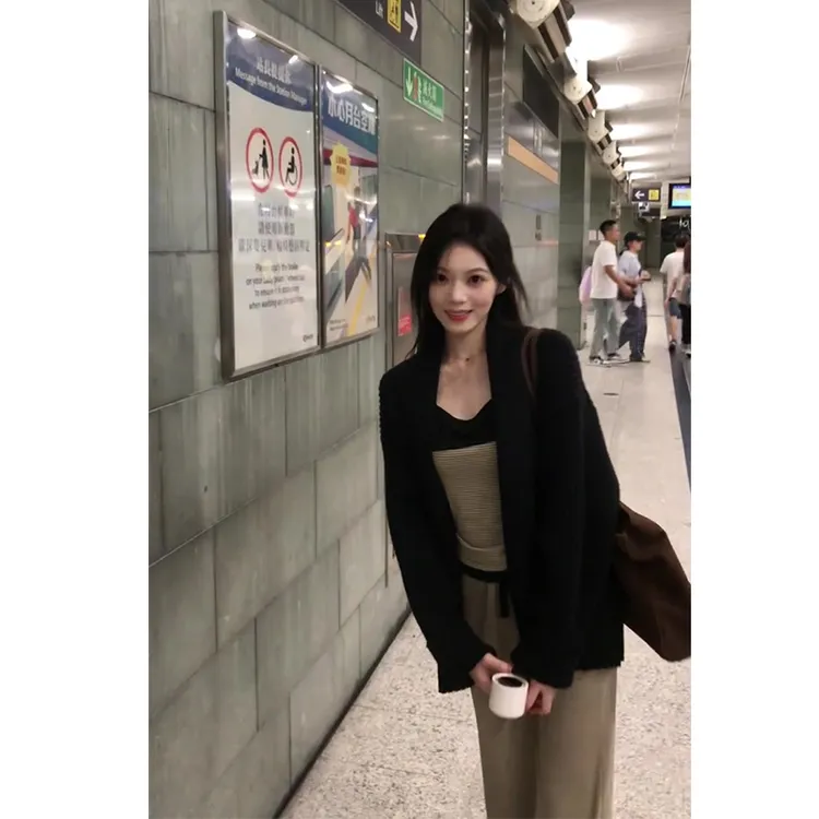 MARIE.COCO辣妹风黑色慵懒毛衣外套撞色条纹背心女秋季修身休闲裤