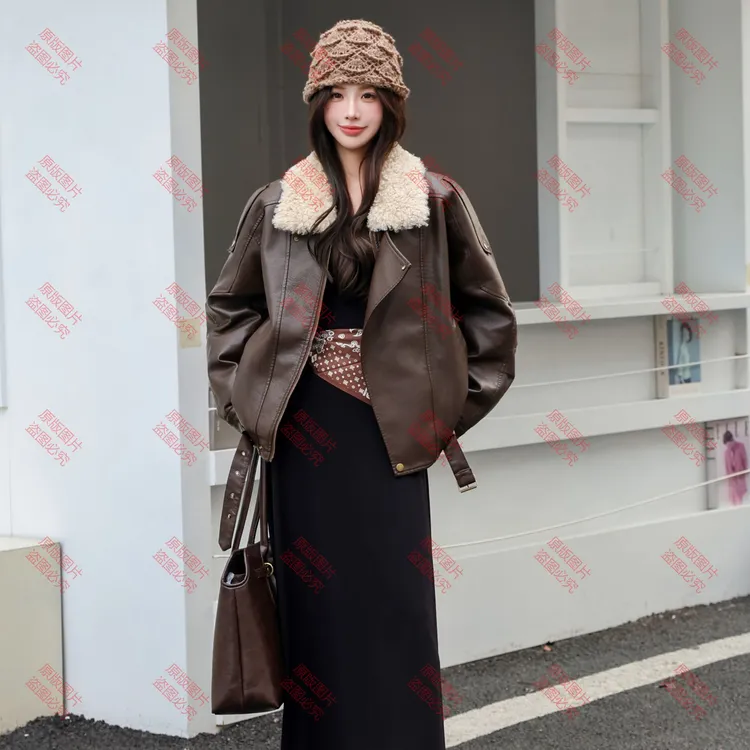 2025冬季加绒翻领皮衣夹克女大码美式复古机车风宽松百搭外套