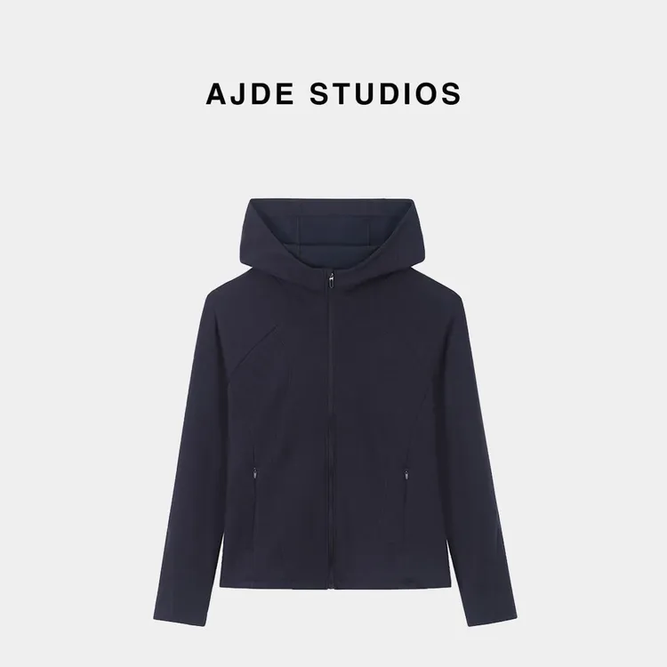 AJDE｜科耐丽连帽打底衫09秋冬穿搭