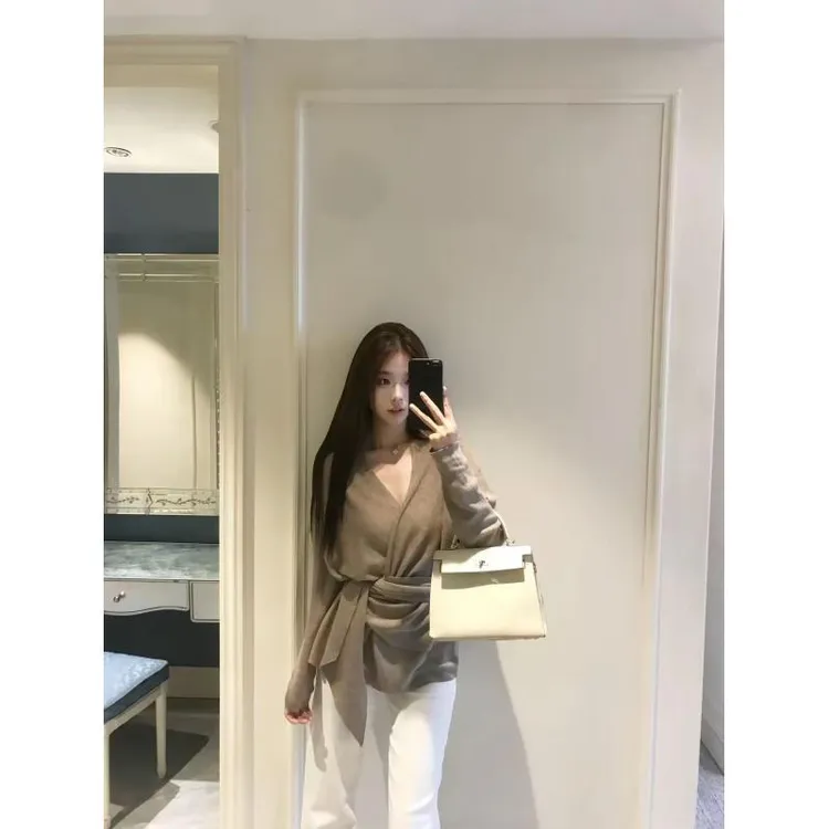 *尹千金*【赫本温柔】交叉绑带针织设计感小众慵懒风毛衣S257482