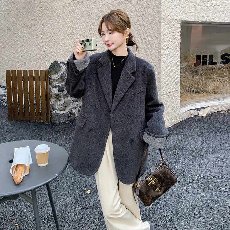 灰色西装内胆羽绒服女2025新款冬季流行风格高级感韩系毛呢厚外套