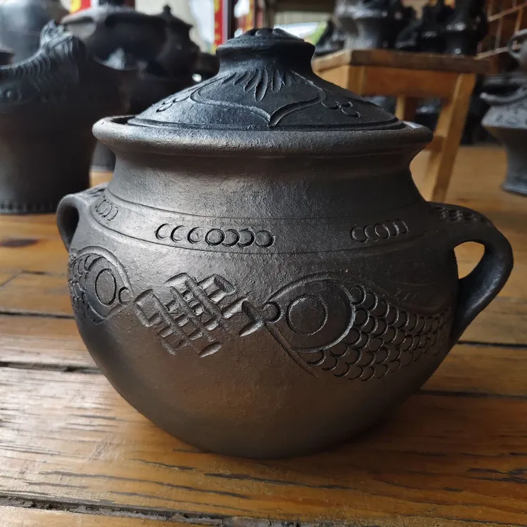 手工无釉云南香格里拉黑砂锅土锅老式炖煲汤锅家用粗土陶破损包赔