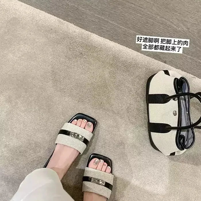 【苏茵茵】凯丽拖~方头锁扣一字平底度假沙滩拖鞋女凉拖外穿同款