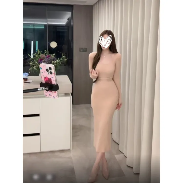 方领修身长袖针织连衣裙收腰显廋紧身包臀裙子纯欲长裙女秋00907