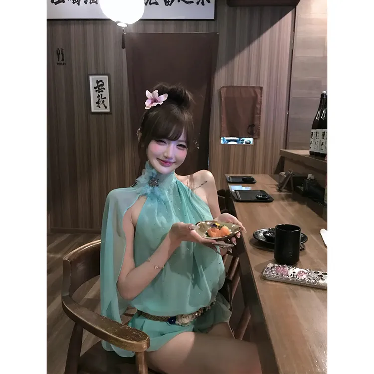 挂脖无袖披肩雪纺烫钻羽毛胸花披肩上衣无袖辣妹背心短款裤子套装