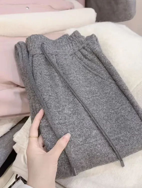 七言家巨好穿  #寒冬版保暖神裤雪花灰显瘦加绒直筒裤2531