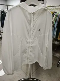 超轻凉感透气纯色连帽休闲百搭女士防晒衣外套J001