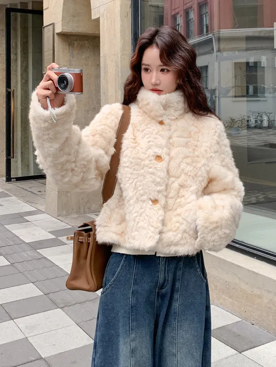 米白色短款小个子毛毛外套女士2025冬季新款韩版时尚气质毛绒上衣