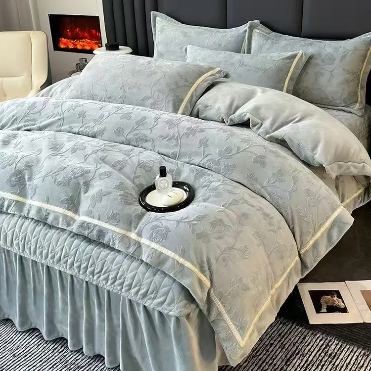 轻奢纯色雕花牛奶绒四件套夹棉床盖款防滑冬季保暖加绒双面绒被罩