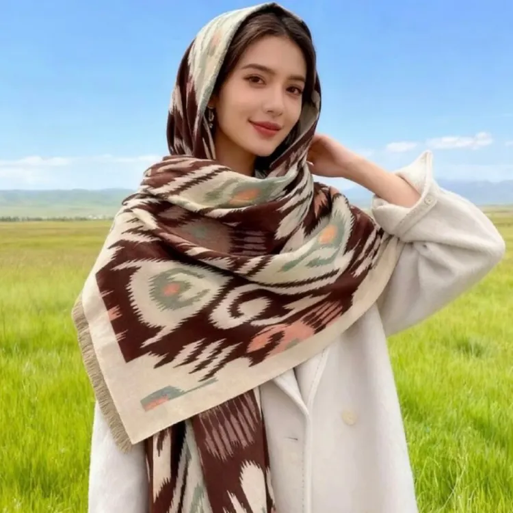 艾德莱斯民族风围巾厚款长款围脖成人冬季印花通用百搭女条纹