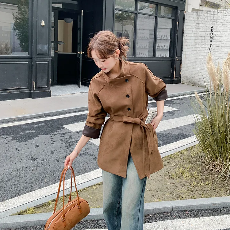 美拉德棕色复古麂皮绒风衣外套女2025秋季高级感袖口PU皮拼接大衣
