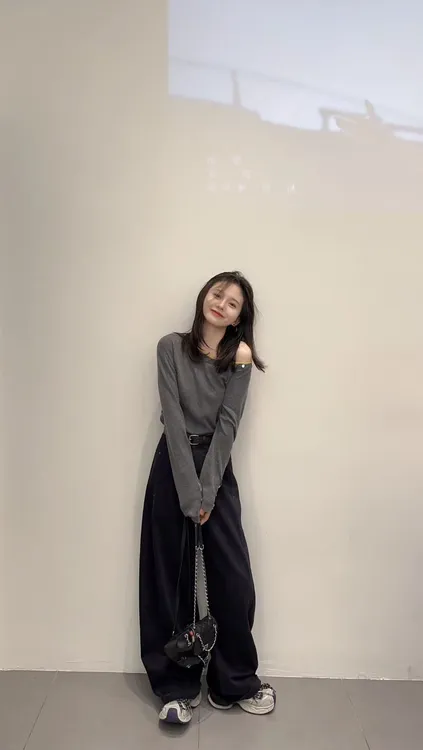 时尚套装两件套2025气质显瘦洋气休闲百搭性感辣妹外出上衣长裤女