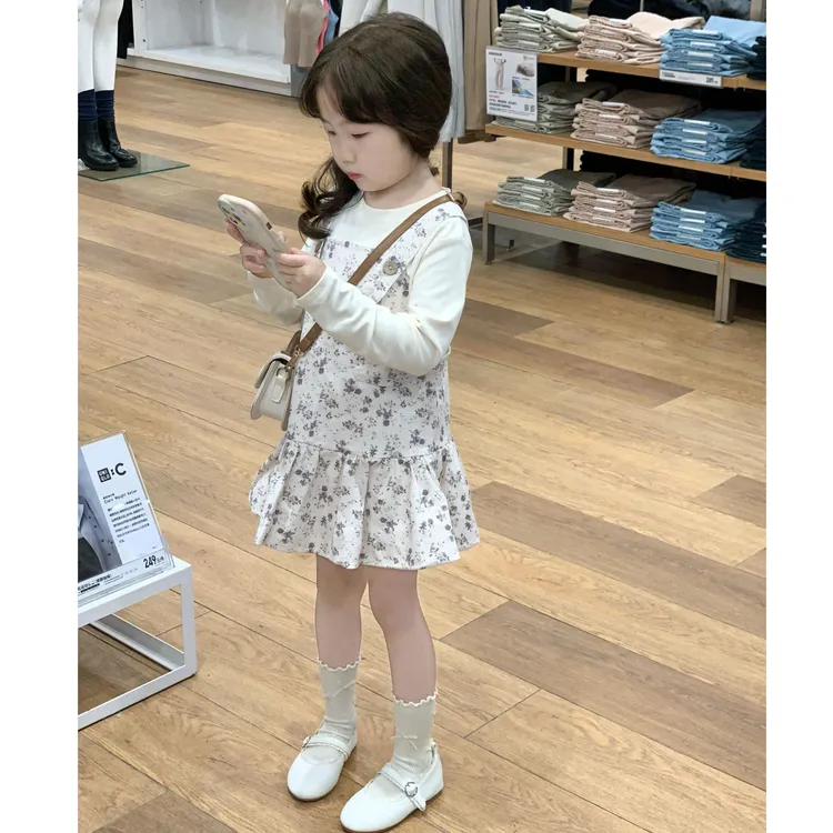 小惜亦2025春季新款韩版女童法式碎花背带裙白色打底衫甜美风套装