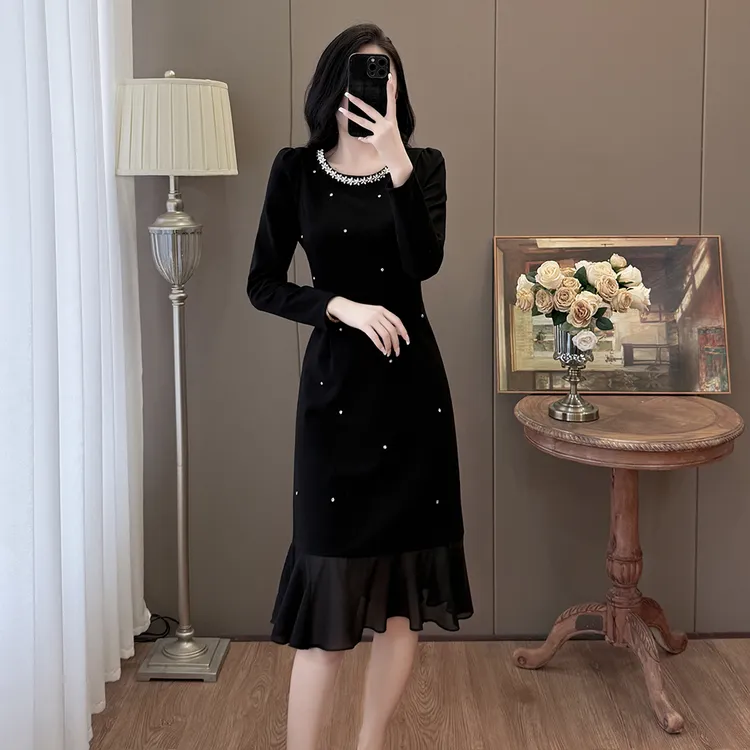 法式重工设计感连衣裙女秋季2025新款优雅气质减龄收腰显瘦鱼尾裙