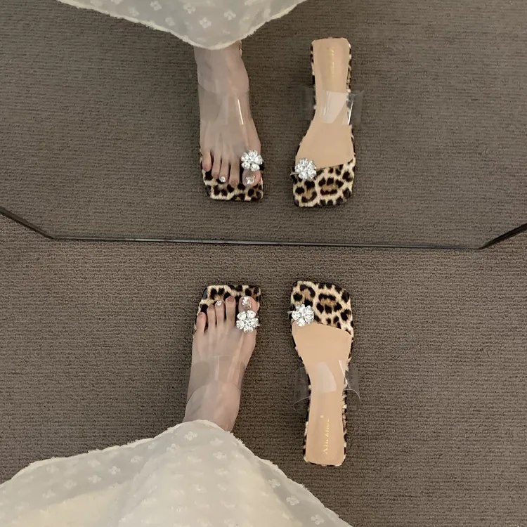 法式小众粗跟豹纹高级感凉拖鞋女外穿2025春夏鞋子女ins潮牌百搭