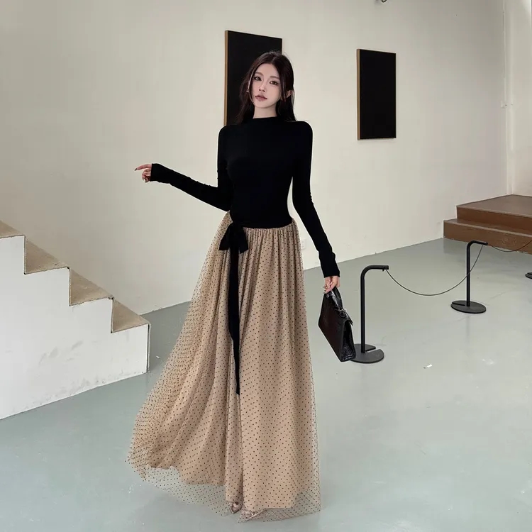 法式赫本风气质半高领波点拼接连衣裙秋冬季收腰绑带优雅显瘦长裙