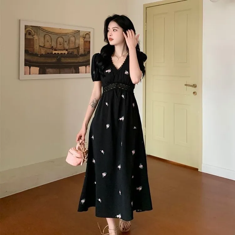 大码法式重工绣花泡泡袖连衣裙夏季森系气质胖MM收腰显瘦A字裙子