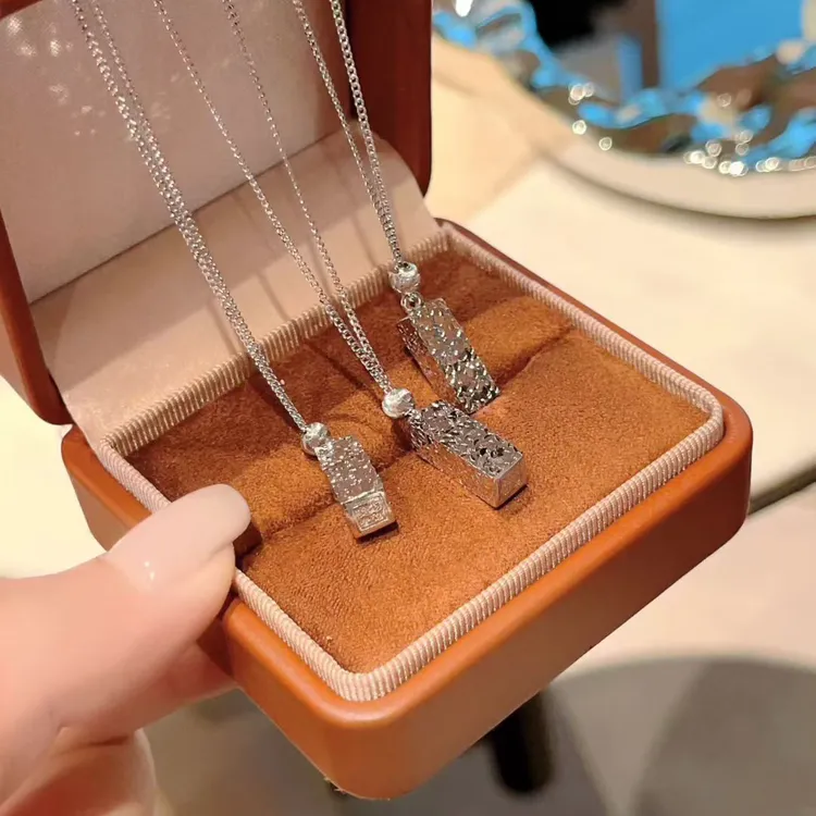 吊坠足银 四方来财爆闪小方条项链碎冰冰高级感轻奢时尚毛衣套链