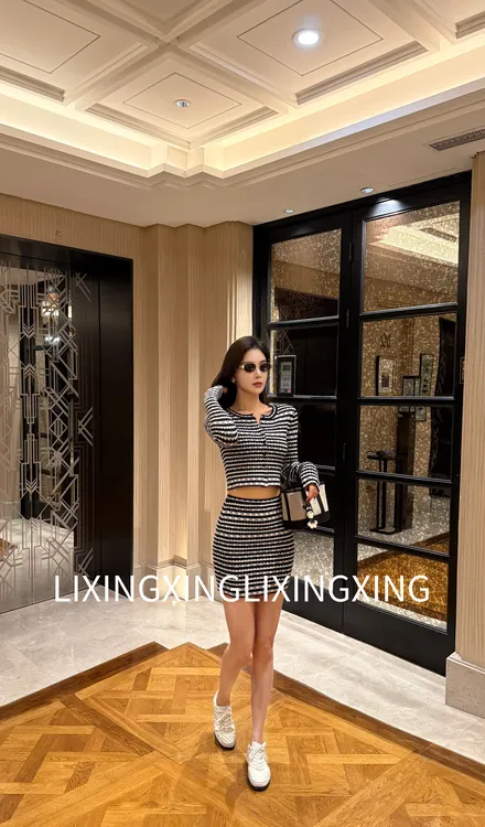 LXX【波浪花纹套装】开衫上衣+短裙条纹黑白长袖设计师时尚百搭