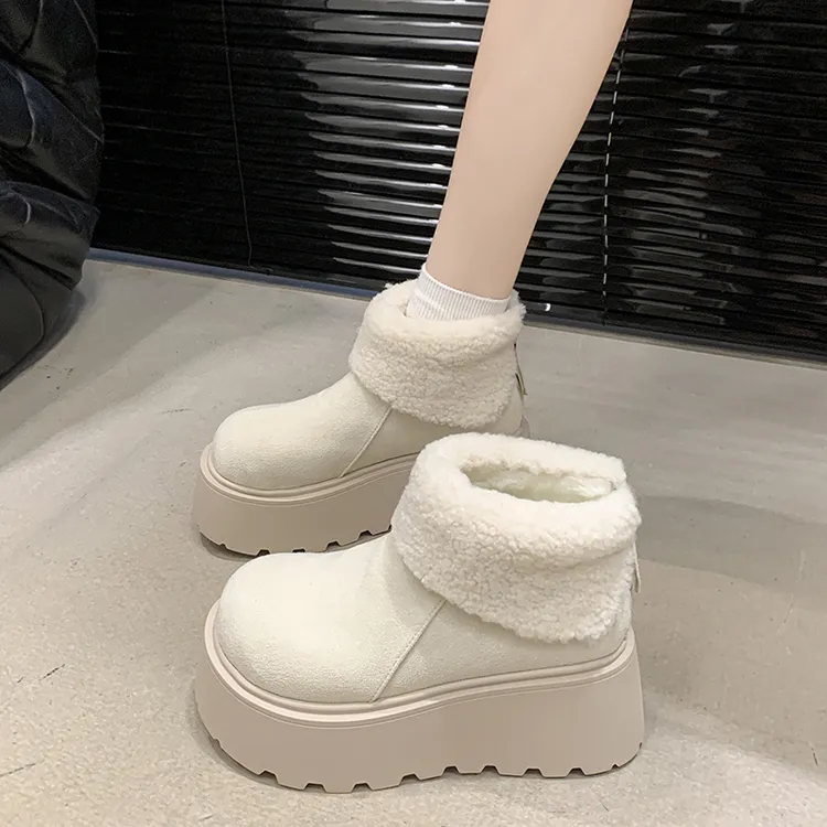 2025冬季新款时尚厚底增高7公分雪地靴女款保暖气质短筒加厚棉靴