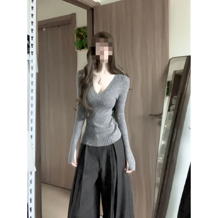 秋季灰色v领针织衫毛衣女内搭打底衫绝美修身上衣直筒宽松阔腿裤