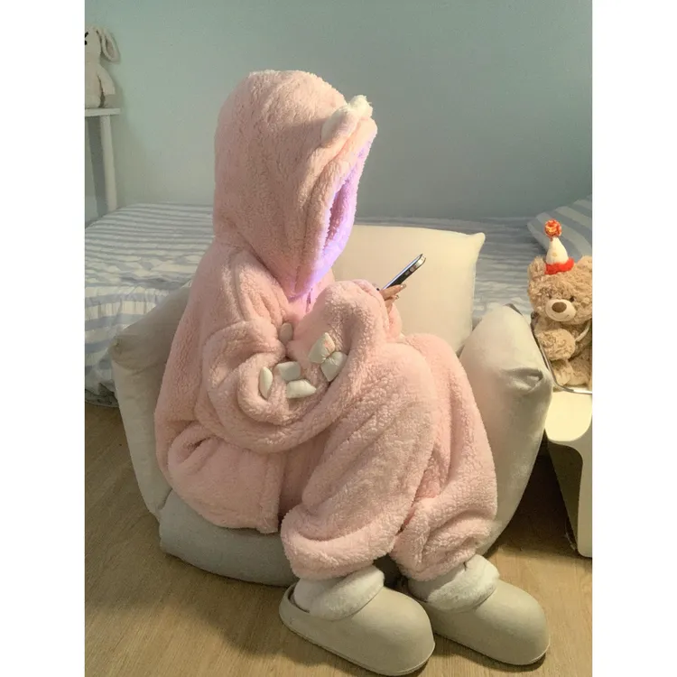 可爱蝴蝶结连帽珊瑚绒睡衣女款秋冬季新款加厚保暖家居服套装