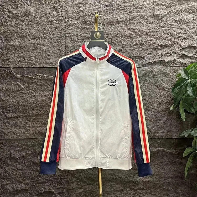 新款男休闲夹克情侣春秋拼接外套运动修身长袖转换后的标题：新