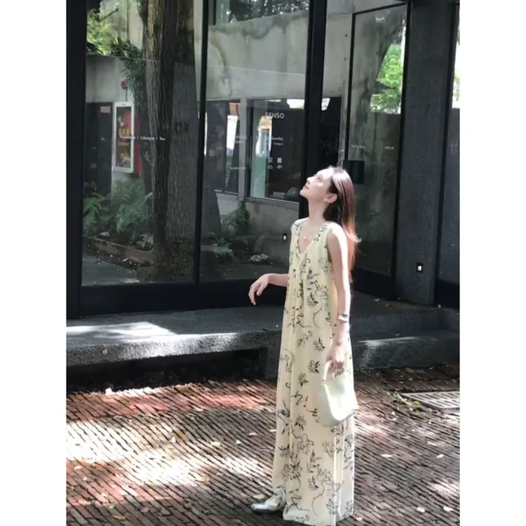 MARIE.COCO法式复古度假风无袖连衣裙夏季时尚减龄简约宽松长裙子