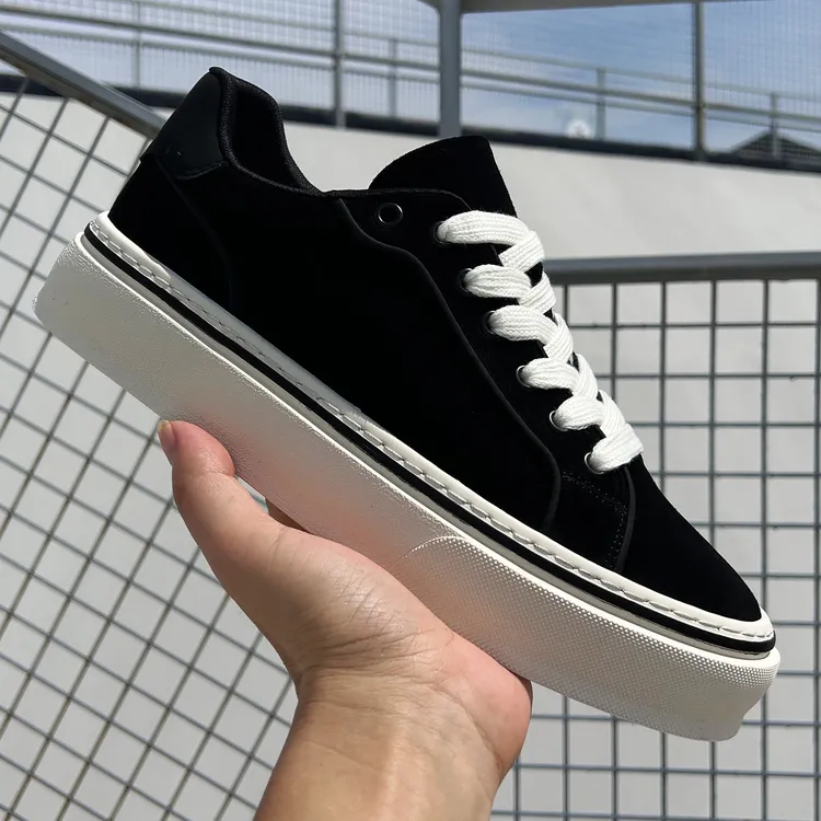 2025秋季新款韩版百搭纯色反绒牛皮青年低帮系带厚底男士休闲板鞋