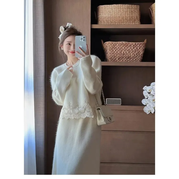 法式温柔蕾丝拼接圆领毛衣女2025秋冬新款名媛气质针织半身裙套装