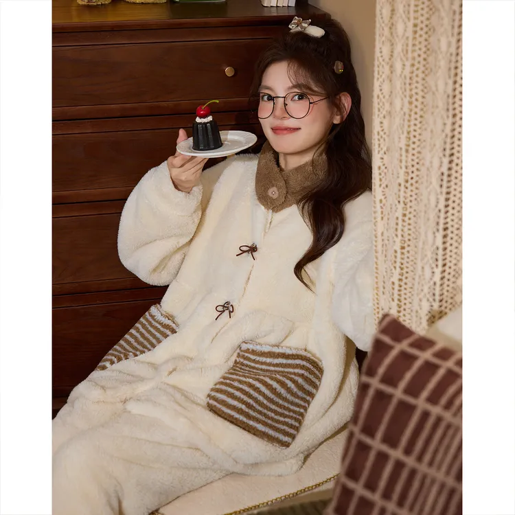 法兰绒秋冬季睡衣女款爆款2025新款加绒加厚家居服保暖珊瑚绒套装