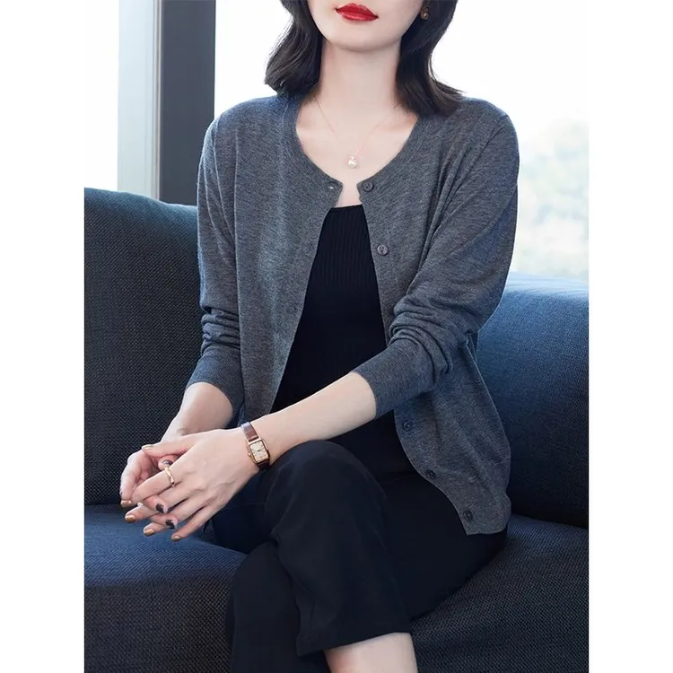 护士外套女开衫短款小披肩薄100纯羊毛衫宽松大码圆领外搭春秋装