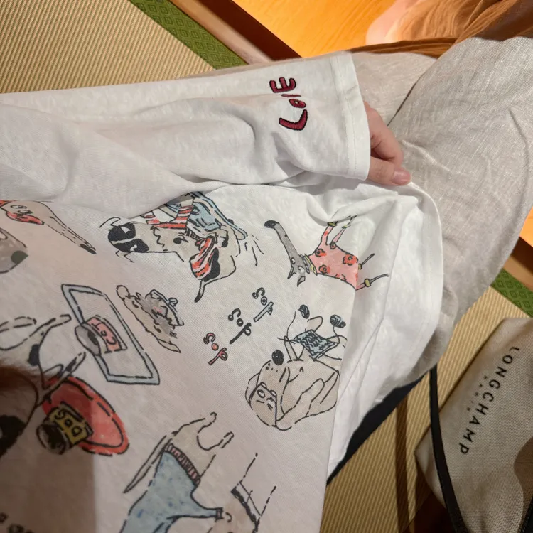 美亚恩NANA【小狗派对】时尚减龄卡通趣味印花长袖T恤宽松C0273