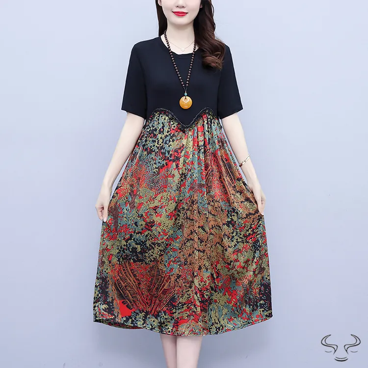 大码连衣裙夏季新款拼接大摆宽松洋气妈妈装印花裙子配项链