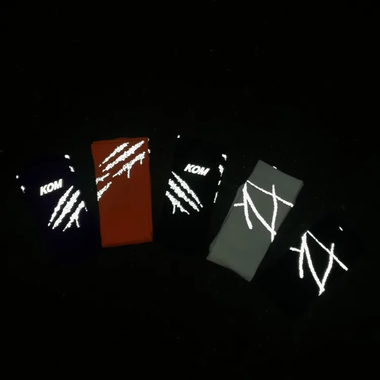 KOM夏季骑行袜夜间反光公路车骑行袜吸汗透气运动中筒袜压缩袜