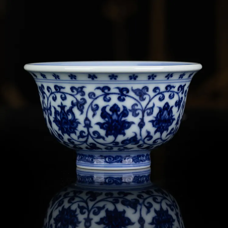 御窑元华堂仿明永乐青花缠枝莲纹压手杯