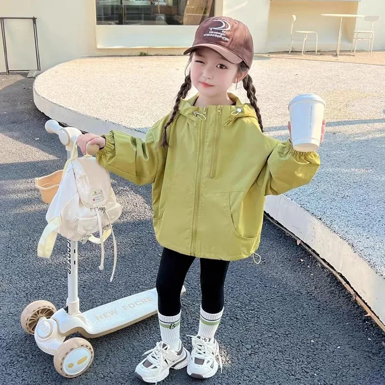 女童春装2025新款外套春秋款儿童洋气冲锋衣女宝春季韩版时髦上衣