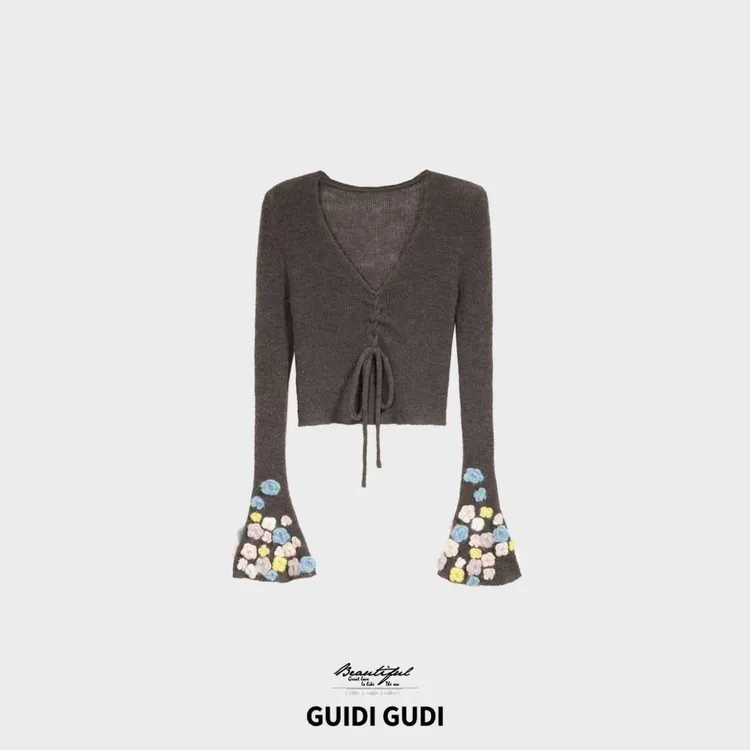 GUIDI GUDI【手双花】闪光银丝立体手工花针织女人味毛衣/黄加蓝 