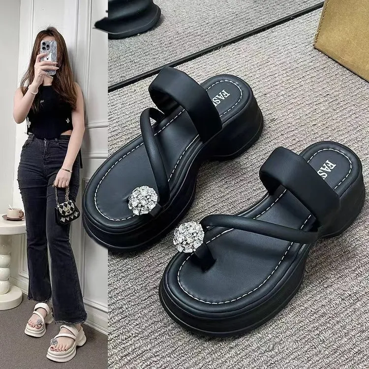 女士外穿时尚水钻气质增高厚底凉拖鞋女2024夏季新款潮流套趾拖鞋