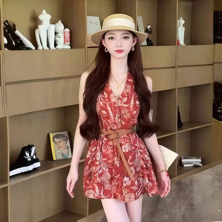 法式复古红色碎花挂脖无袖背心女夏季新款高级感收腰显瘦辣妹上衣