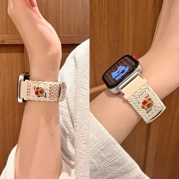 适用华为fit4表带新款卡通小熊插画苹果磁吸表带可爱印花透气表带