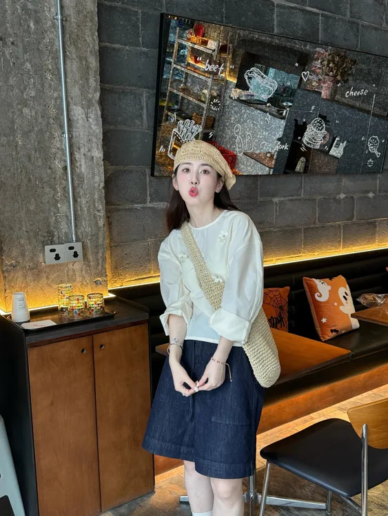 2025夏季新款韩系手工钉花别致漂亮小衫弧形袖衬衫高腰阔腿牛仔裤