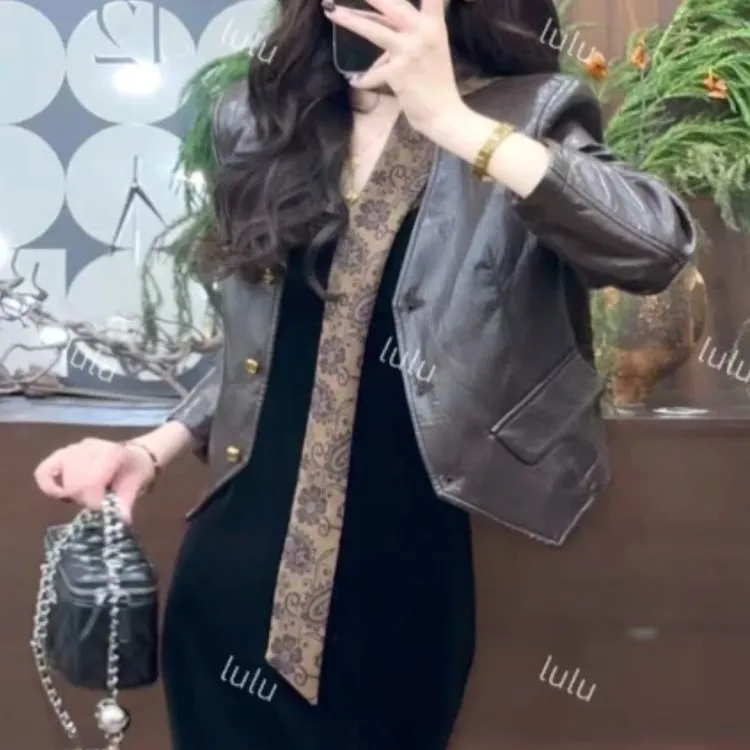 雾霾简约时尚显瘦气质小香风皮衣百搭开衫衬衣