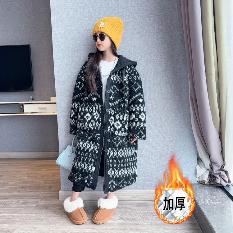 女童长款外套2025新款冬装中大童女孩洋气韩版加厚保暖花纹毛毛衣