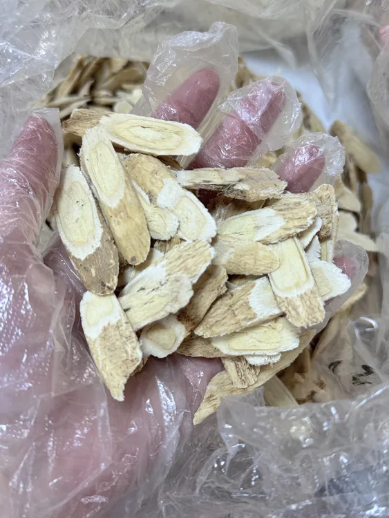 优质黄芪可煲汤煮水