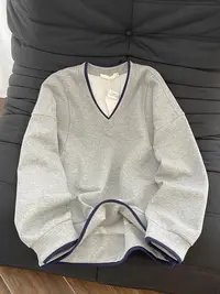 灰色v领套头卫衣女秋冬慵懒风休闲宽松上衣美式复古遮肉显瘦